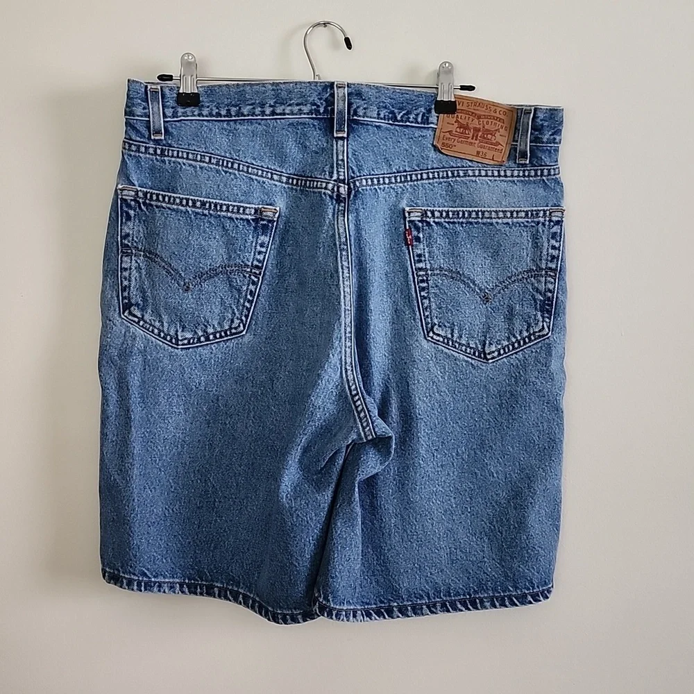 Levis 550 cotton jorts, jean shorts medium wash, mens size 36L